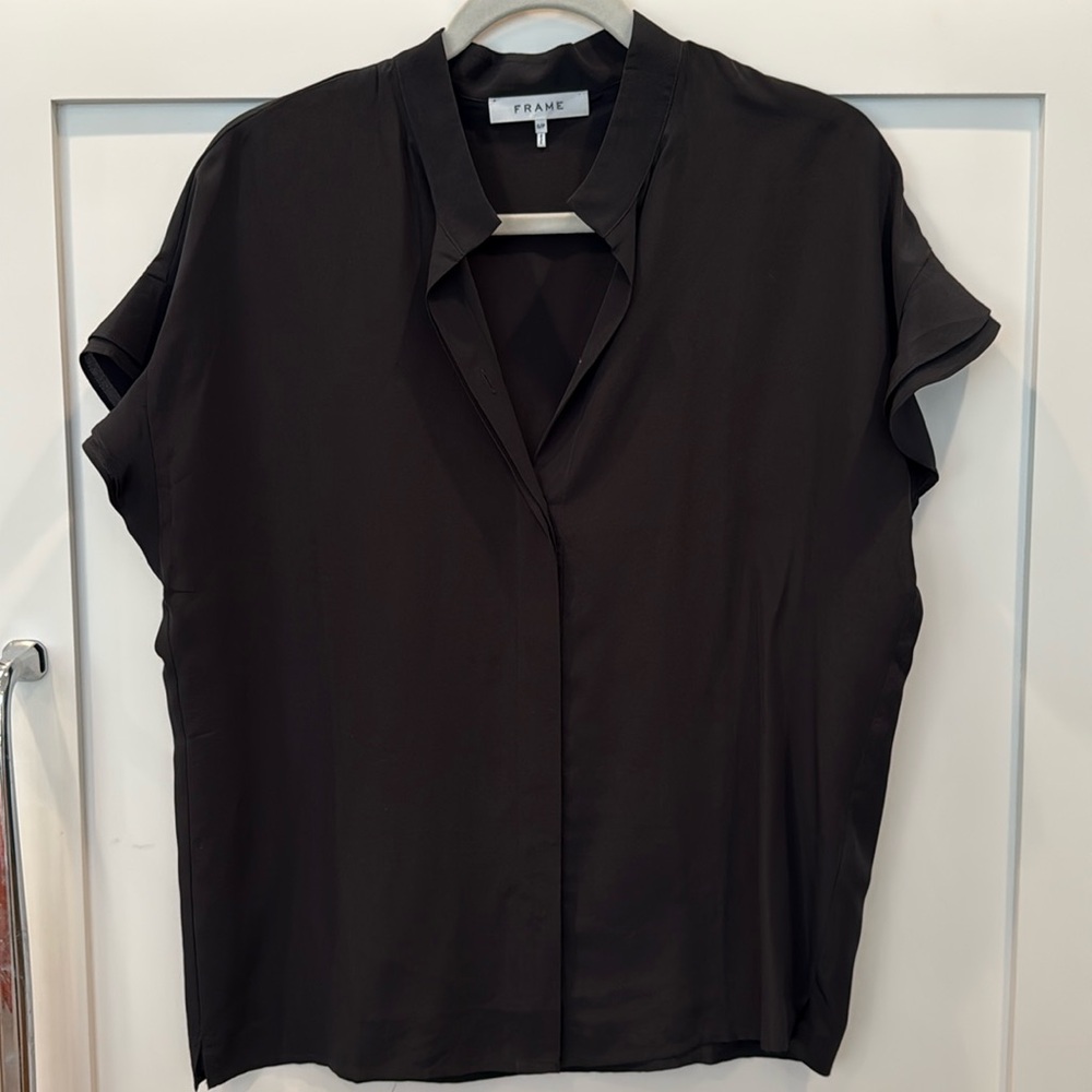 Frame Denim Silk Flounce Short Sleeve Blouse. Size small